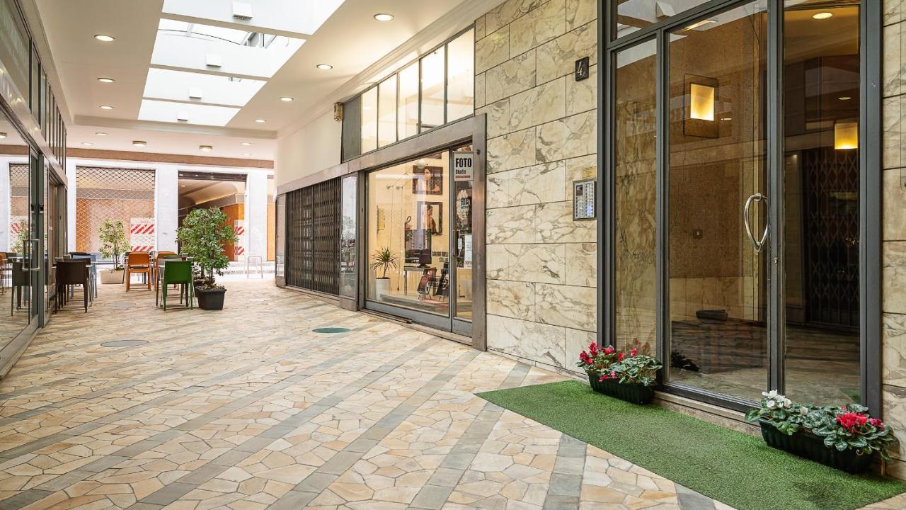 Italianway - Galleria Unione Apartamento Milán Exterior foto